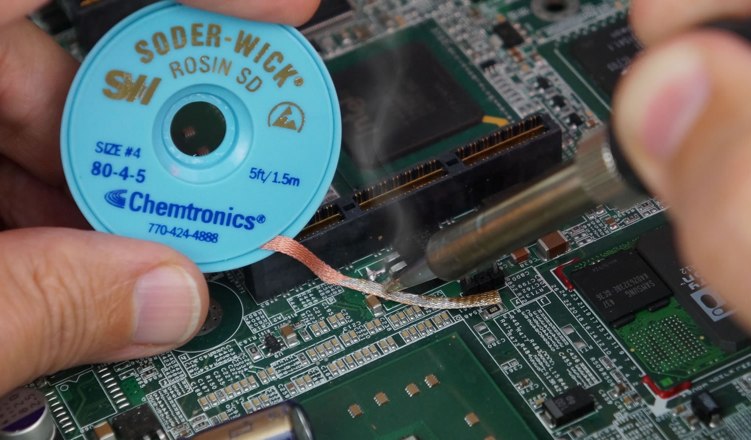 How do you use a desoldering wick? - Banner